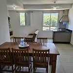 Jardim das Palmeiras II Home Resort JP2 Ubatuba - Apartamento com 2 Dorms, 1 Suíte, Condomínio com Piscinas, Sauna, Churrasqueira, Academia e Salão de Jogos